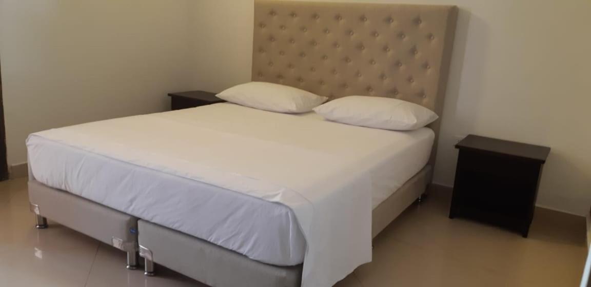 Hotel Kaluwala Некокли Экстерьер фото